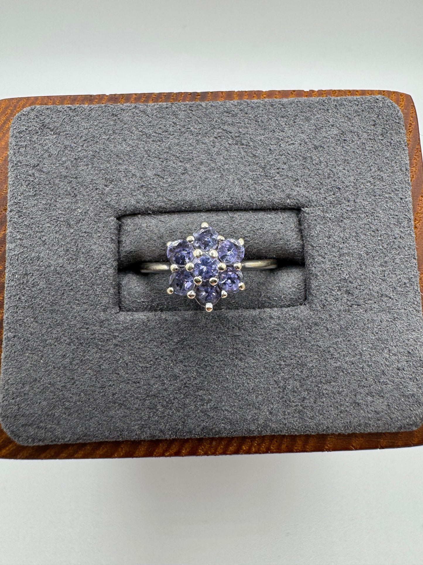 9ct white gold tanzanite cluster ring