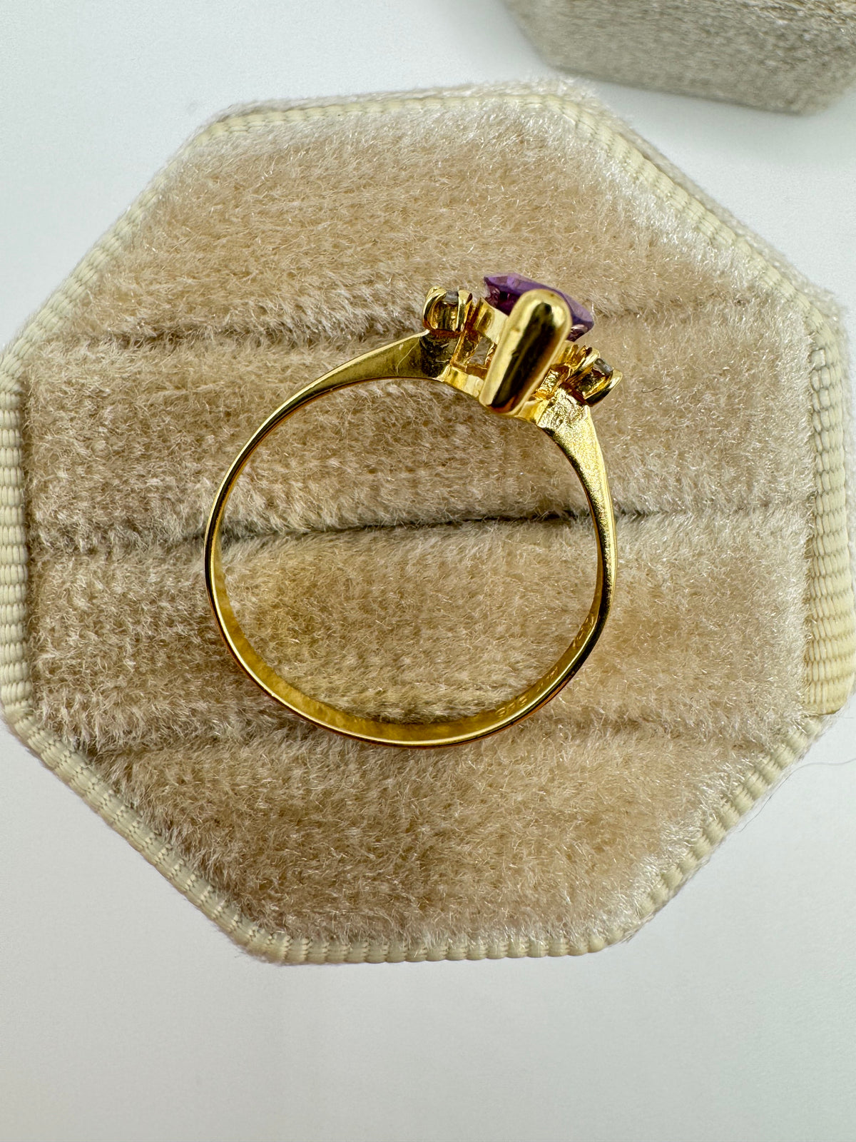 9ct gold amethyst and diamond ring