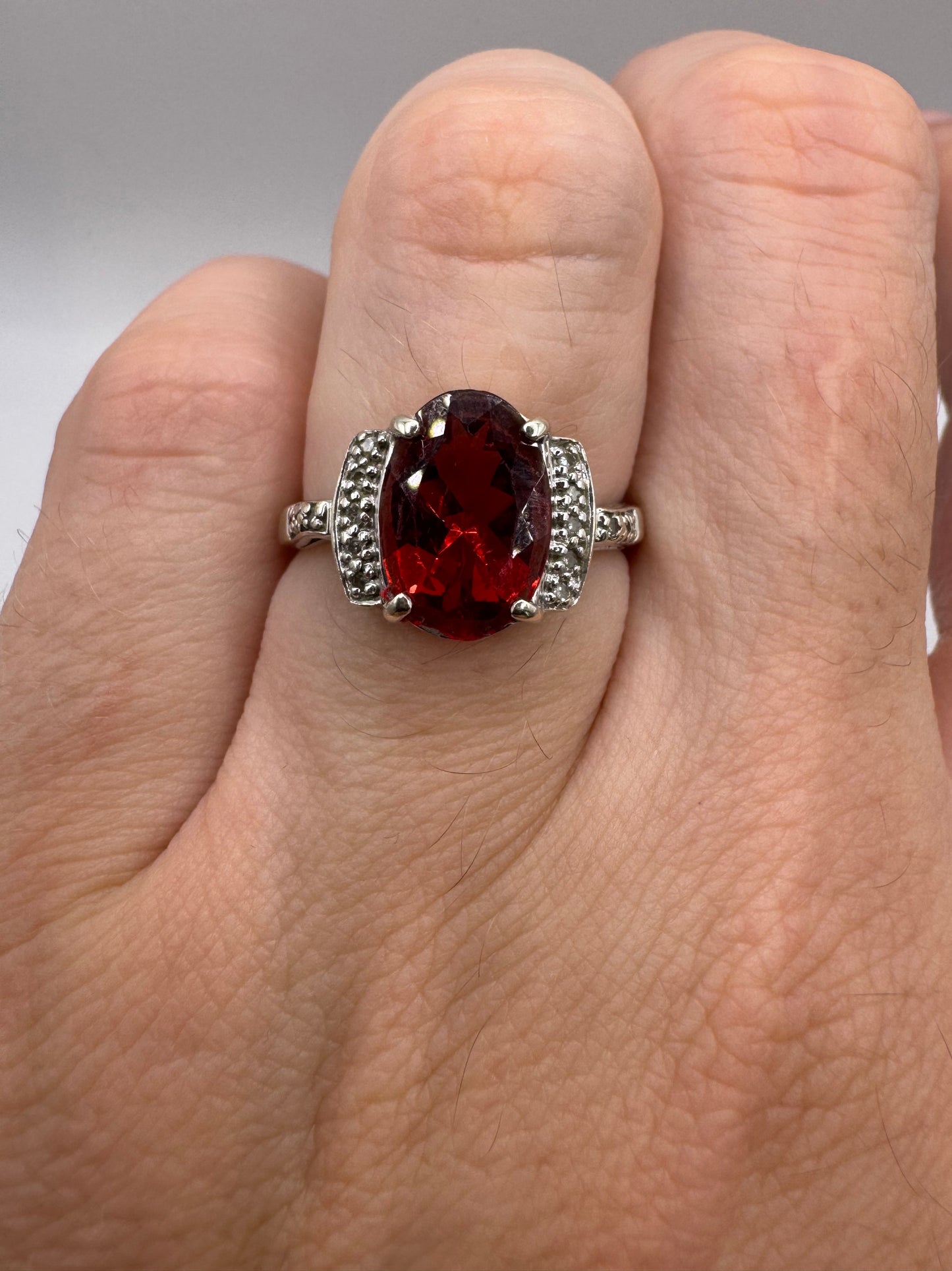 9ct white gold garnet and diamond ring