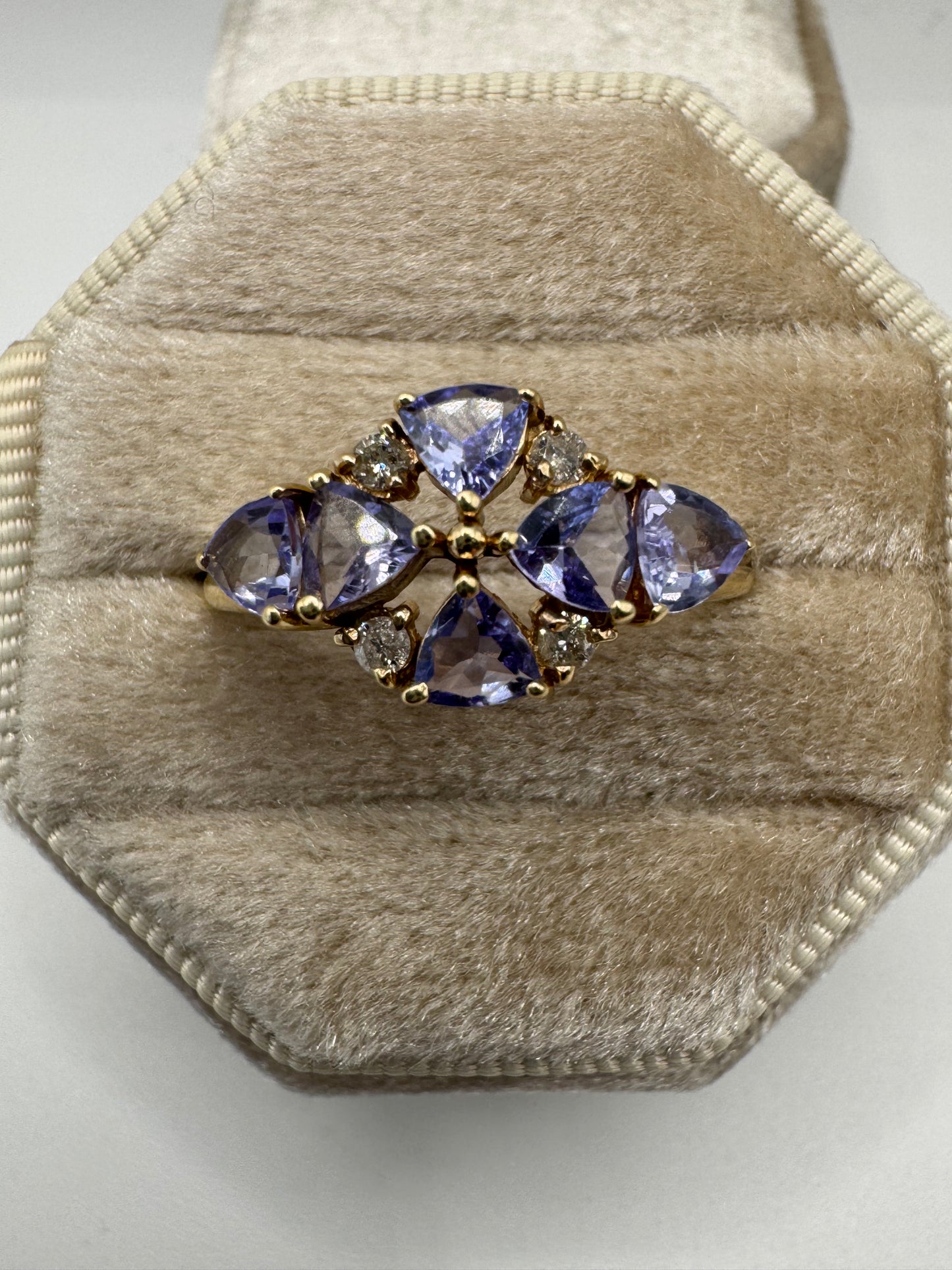 9ct gold tanzanite and diamond ring