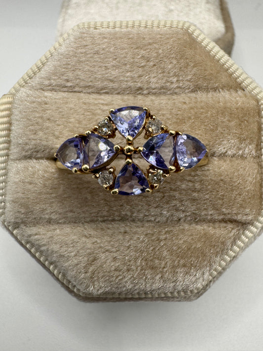 9ct gold tanzanite and diamond ring