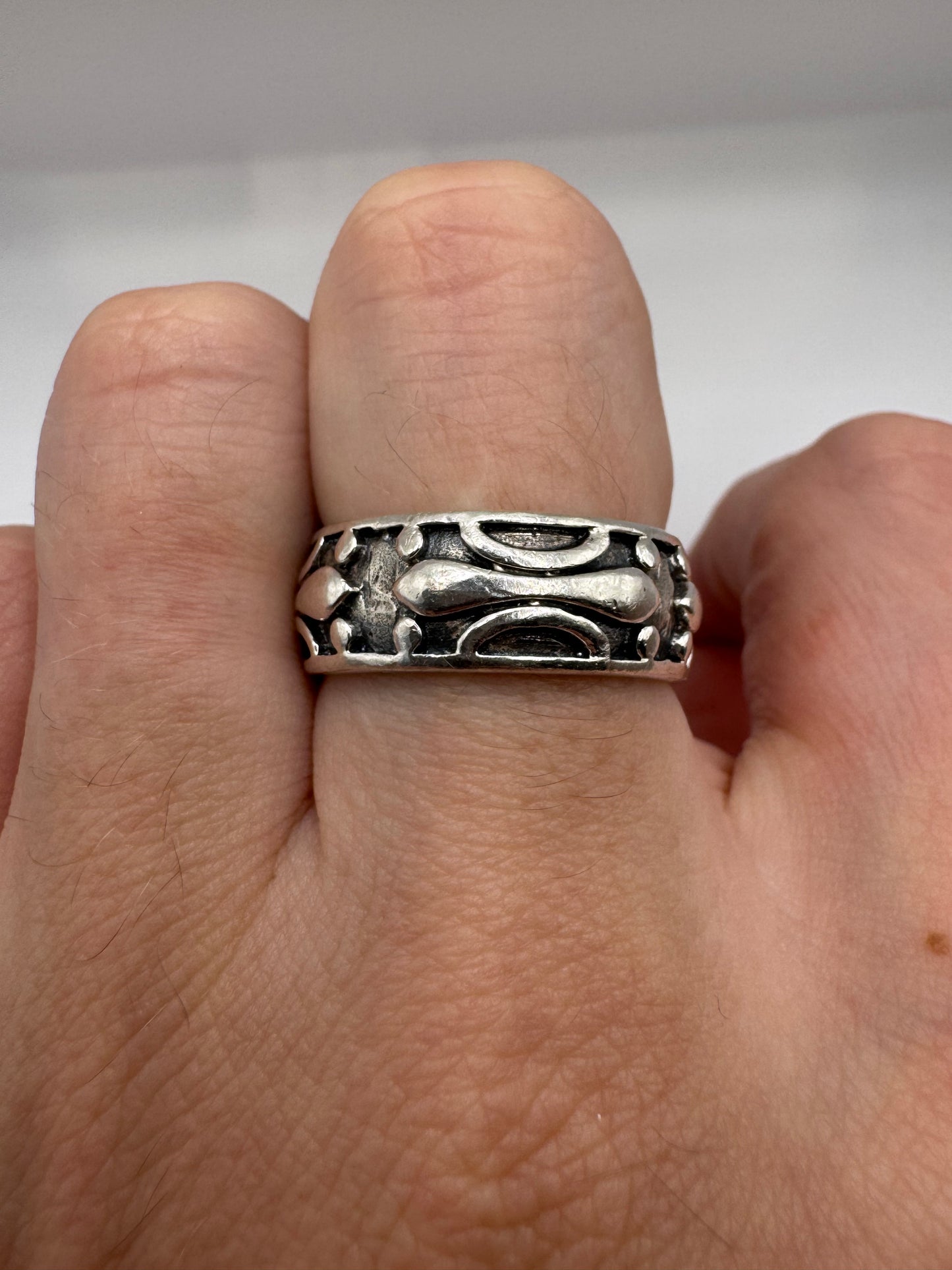 Silver engraved band (8.5-Q1/2)
