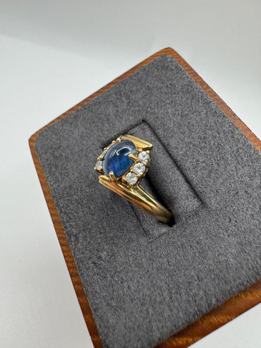 9ct gold cabochon sapphire and zircon ring
