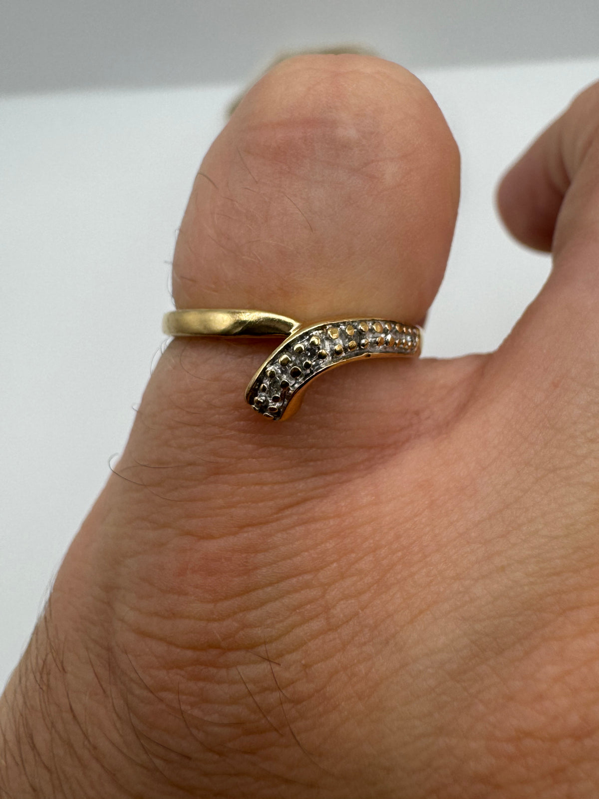 9ct gold diamond wishbone ring