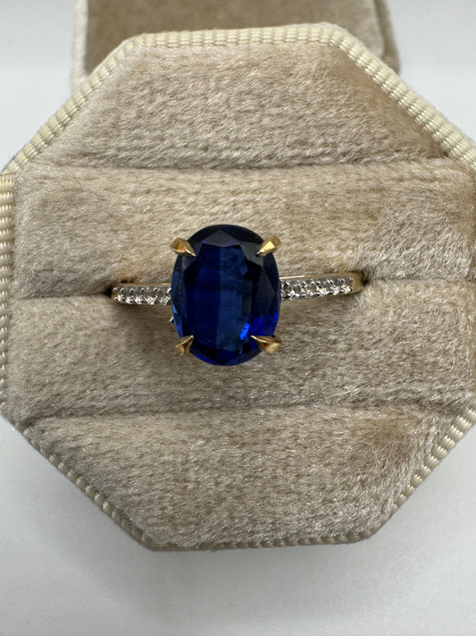 9ct gold kyanite and zircon ring