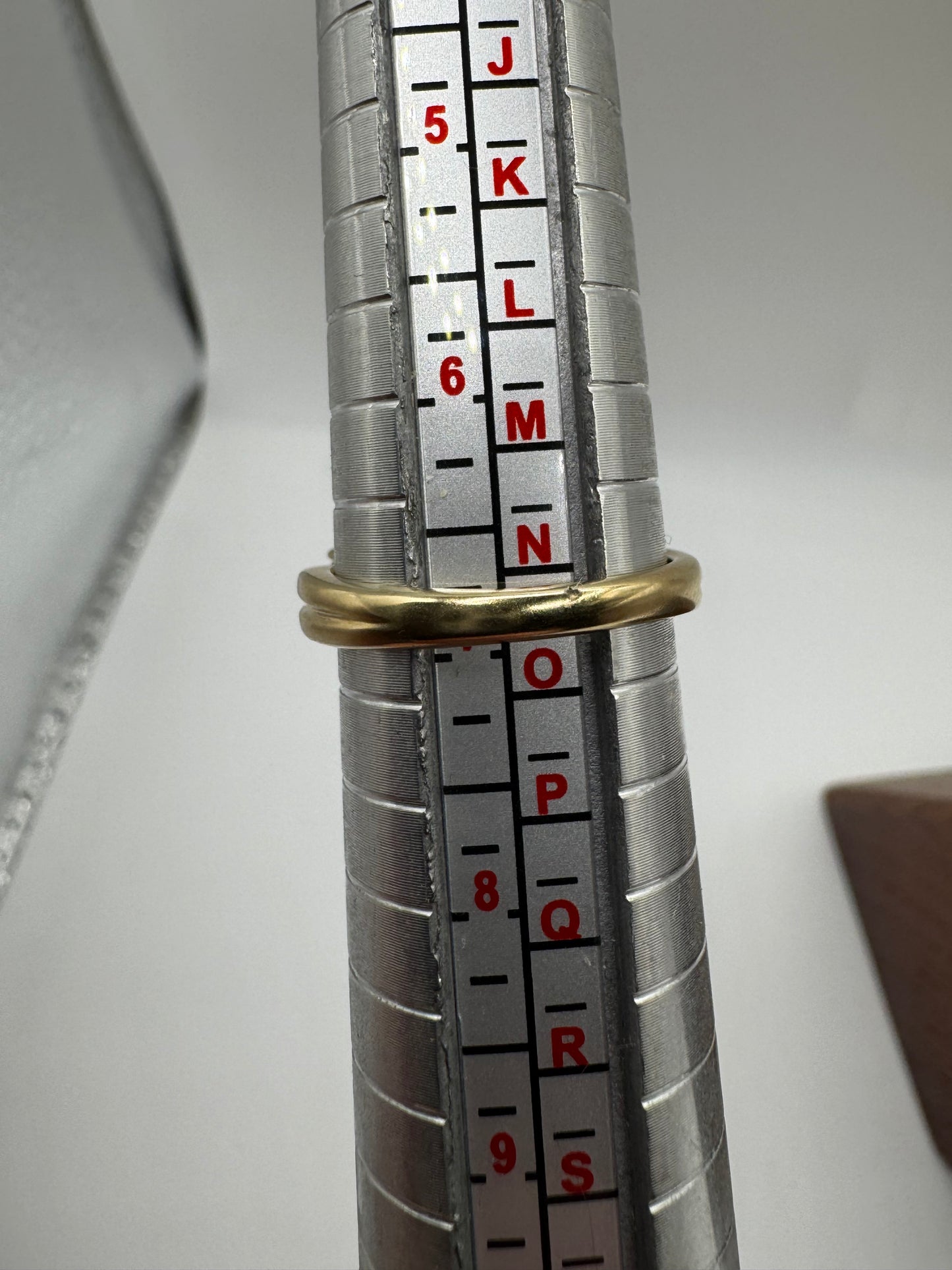 9ct gold sapphire ring