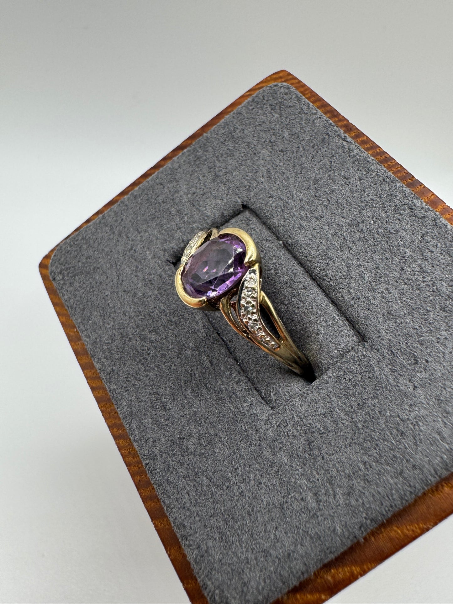 9ct gold amethyst and diamond ring
