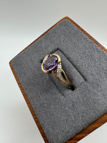 9ct gold amethyst and diamond ring