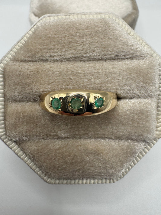 9ct gold emerald gypsy ring