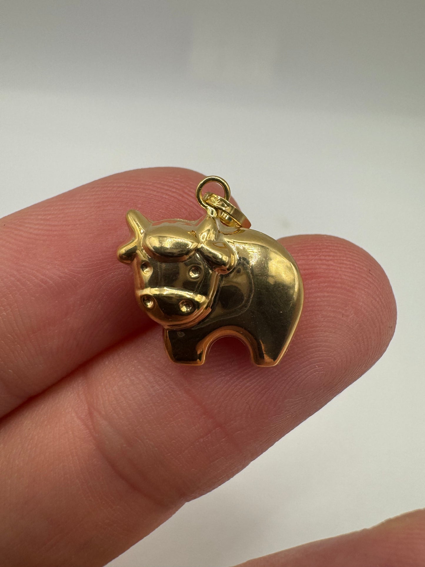 9ct gold cow charm