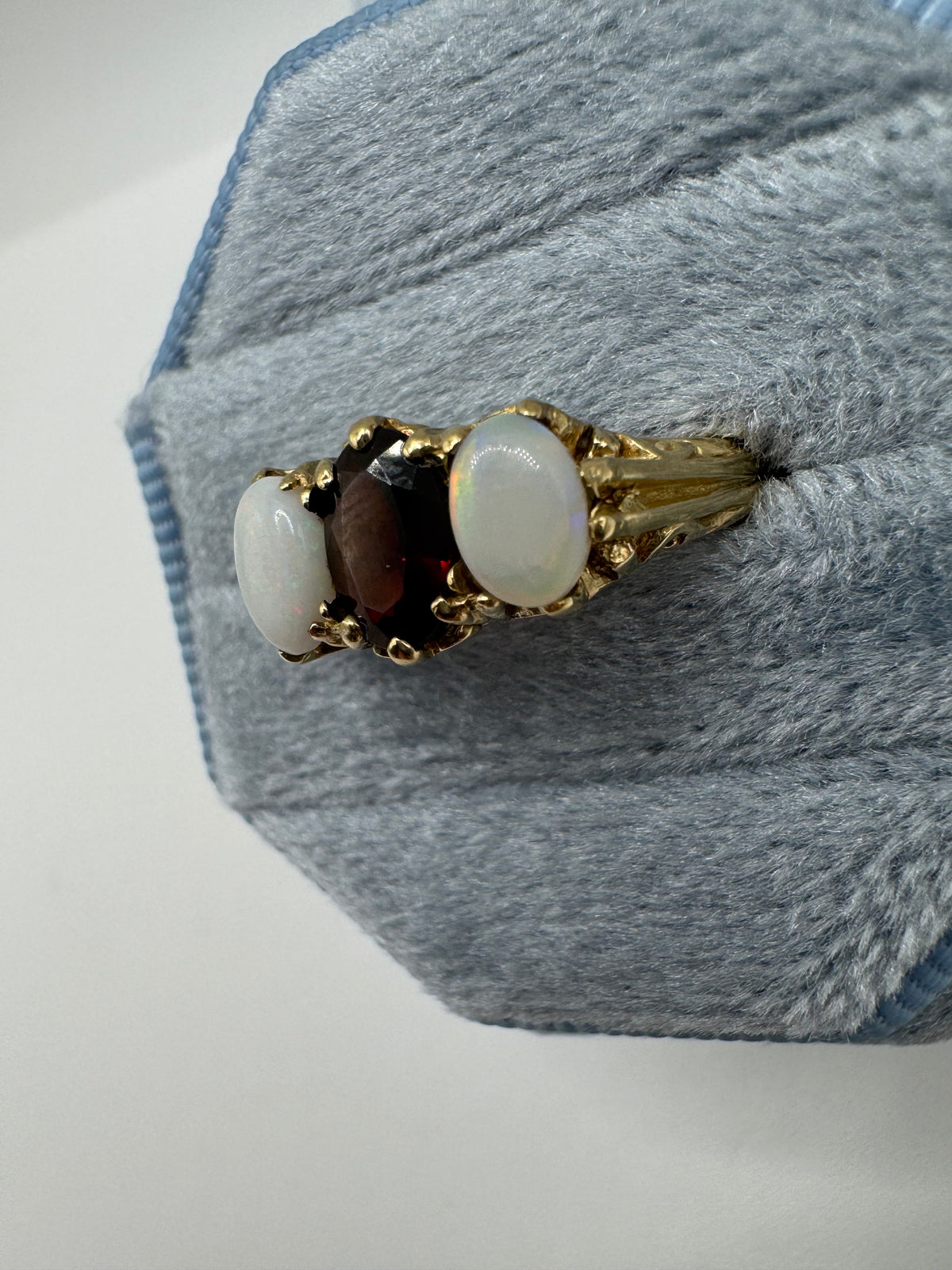 9ct gold opal and garnet ring