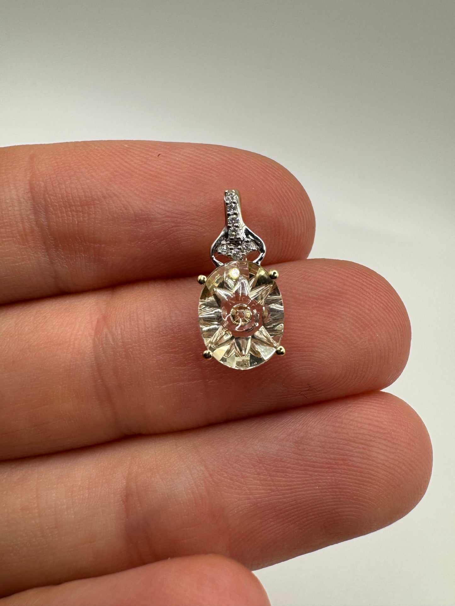 9ct gold Glen Lehrer quartz and diamond pendant