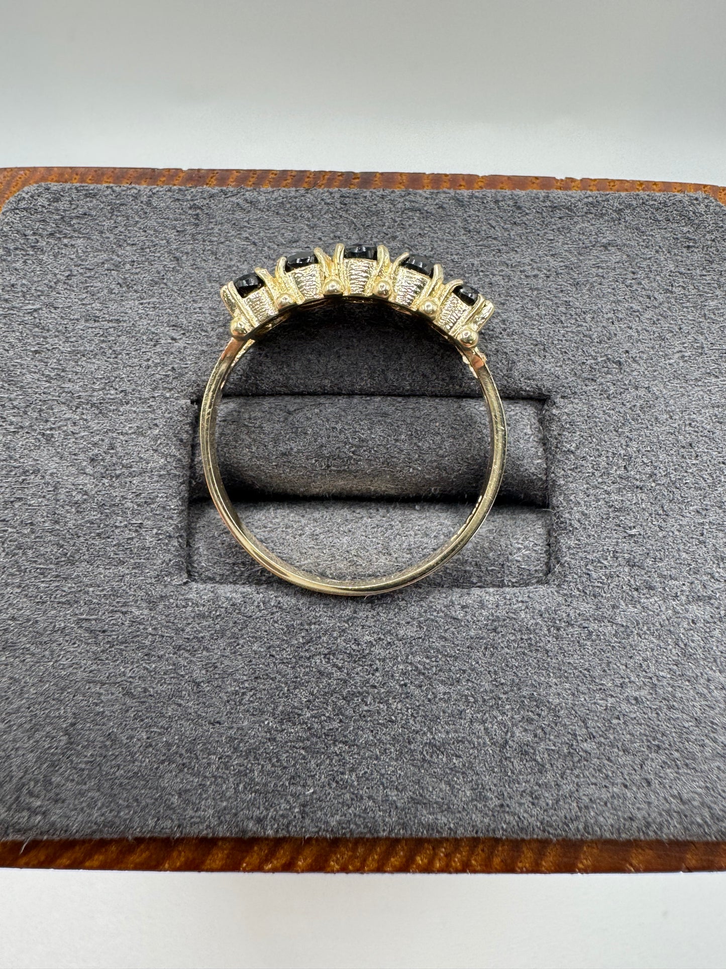 9ct gold sapphire ring