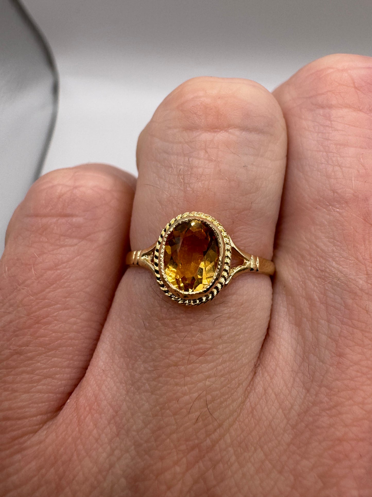 9ct gold citrine ring