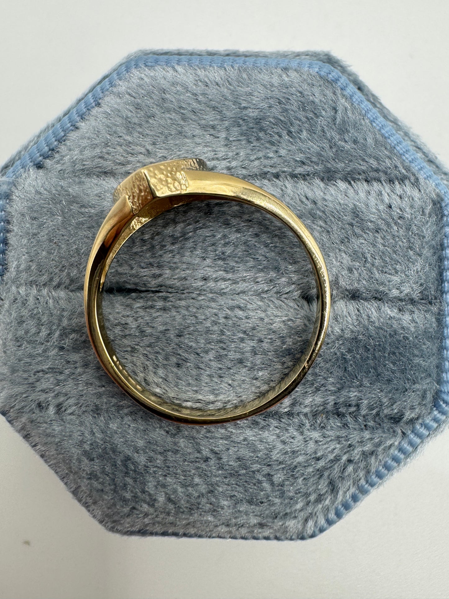 9ct gold ruby heart signet ring