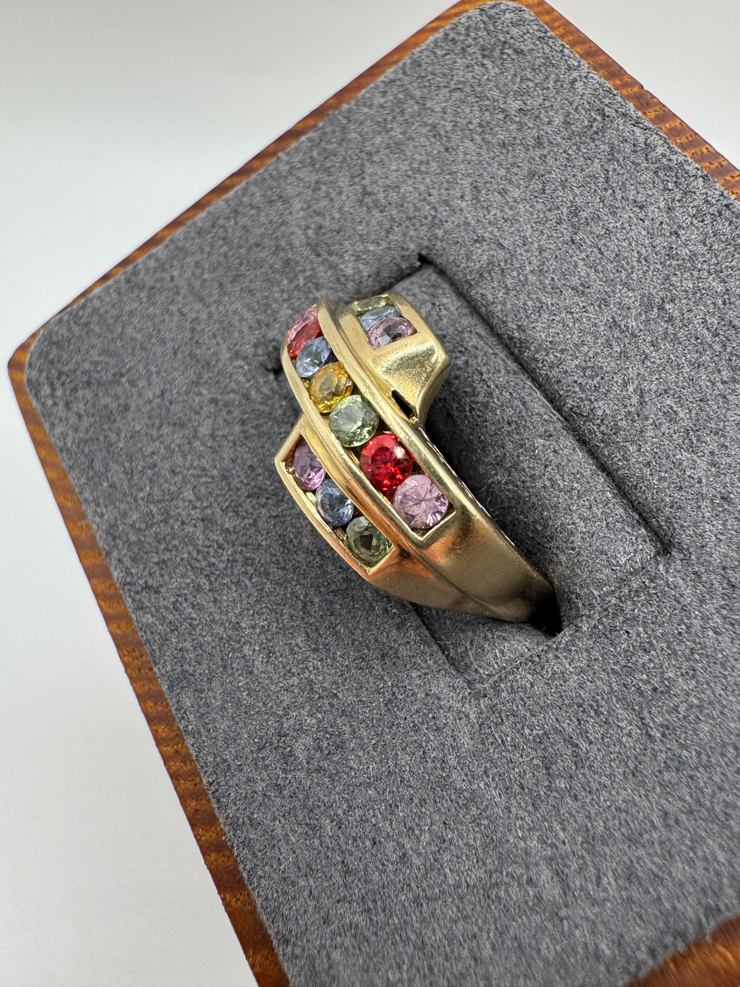 9ct gold multi-coloured sapphire ring