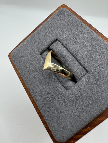 9ct gold wishbone ring