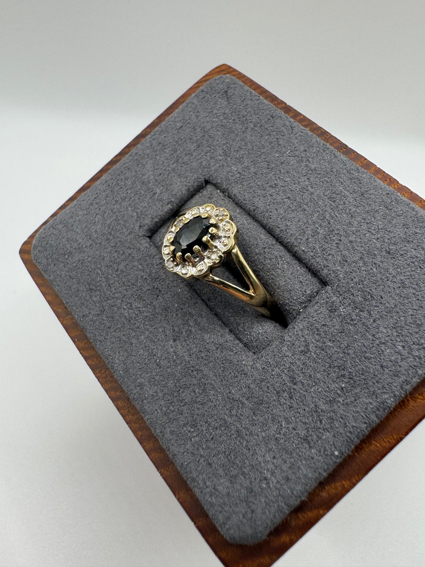 9ct gold sapphire and diamond ring