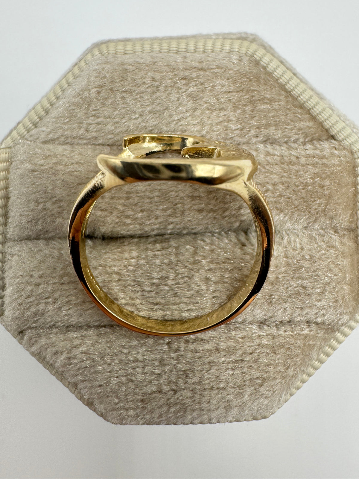 9ct gold diamond moon ring